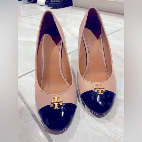 Pre loved Tory Burch Wedges size 7. - Picture 1 of 4